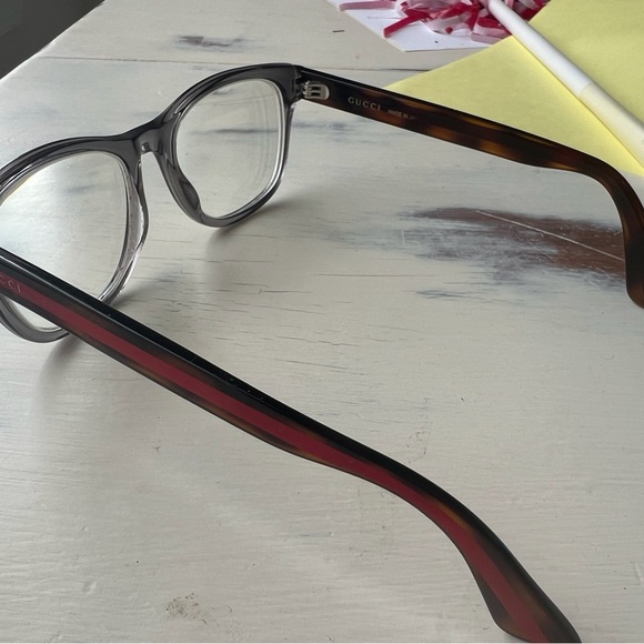 Prescription Gucci eyeglasses - Picture 4 of 6